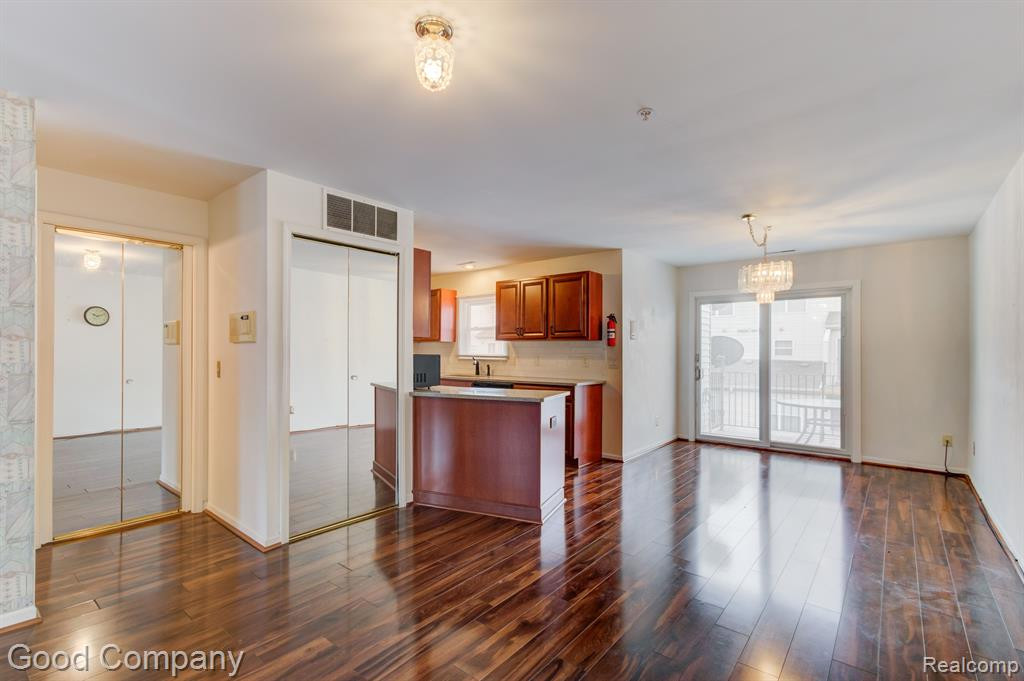 1719 CAMPAU FARMS Circle, 38, Detroit, MI 48207 — Photo 8