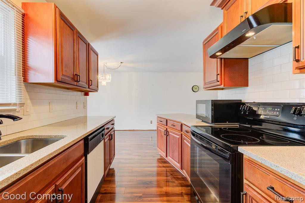 1719 CAMPAU FARMS Circle, 38, Detroit, MI 48207 — Photo 13