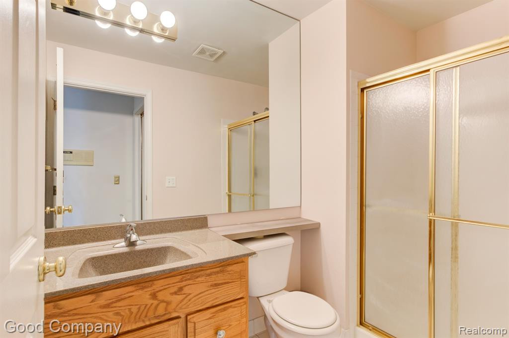 1719 CAMPAU FARMS Circle, 38, Detroit, MI 48207 — Photo 16