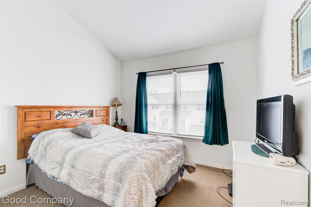 1719 CAMPAU FARMS Circle, 38, Detroit, MI 48207 — Photo 21