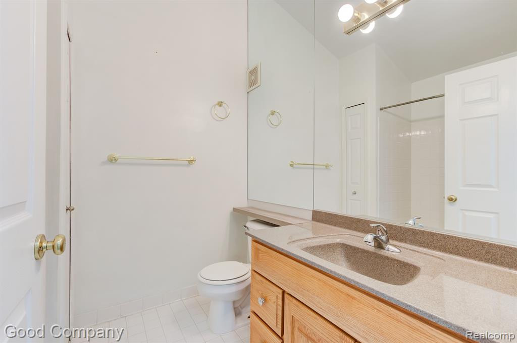 1719 CAMPAU FARMS Circle, 38, Detroit, MI 48207 — Photo 26