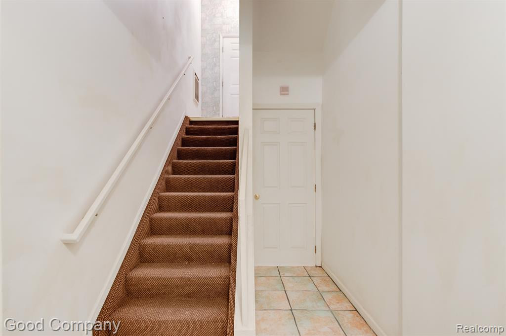 1719 CAMPAU FARMS Circle, 38, Detroit, MI 48207 — Photo 29