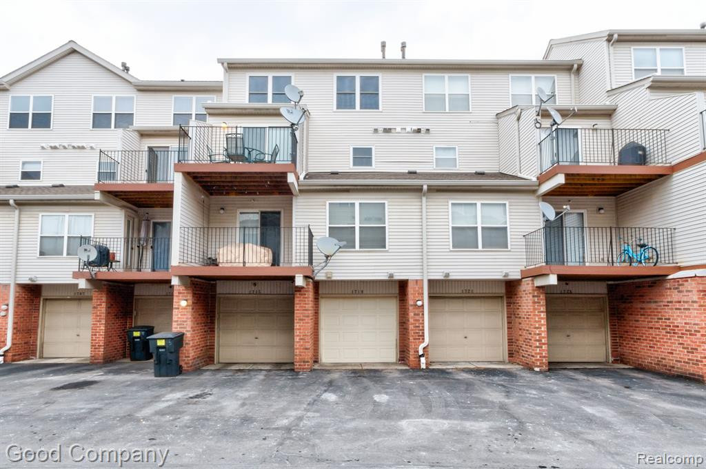 1719 CAMPAU FARMS Circle, 38, Detroit, MI 48207 — Photo 34