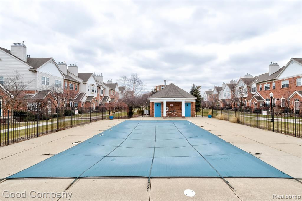 1719 CAMPAU FARMS Circle, 38, Detroit, MI 48207 — Photo 37