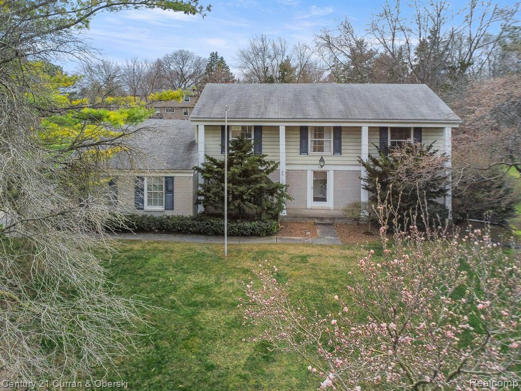 764 FOX RIVER Drive, Bloomfield Hills, MI 48304 — front exterior