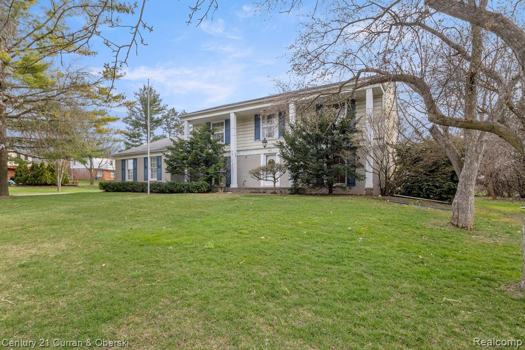764 FOX RIVER Drive, Bloomfield Hills, MI 48304 — Photo 3