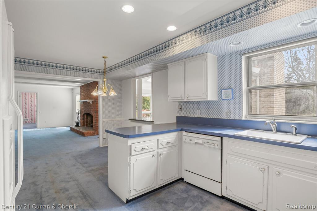 764 FOX RIVER Drive, Bloomfield Hills, MI 48304 — Photo 16