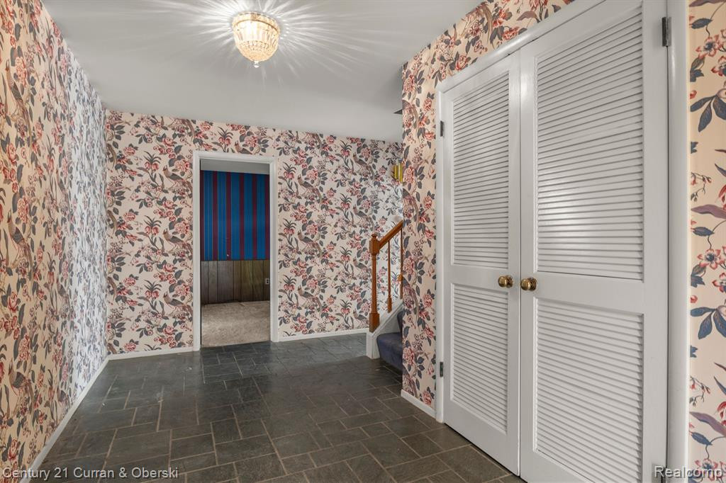 764 FOX RIVER Drive, Bloomfield Hills, MI 48304 — Photo 25