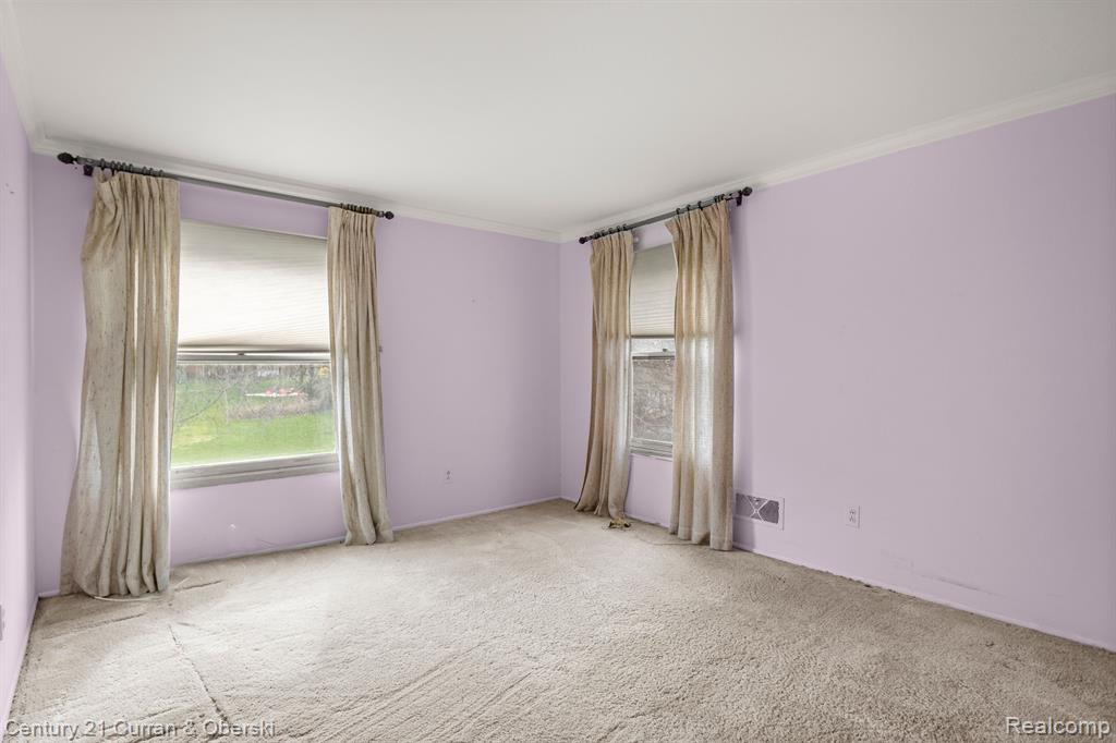 764 FOX RIVER Drive, Bloomfield Hills, MI 48304 — Photo 32