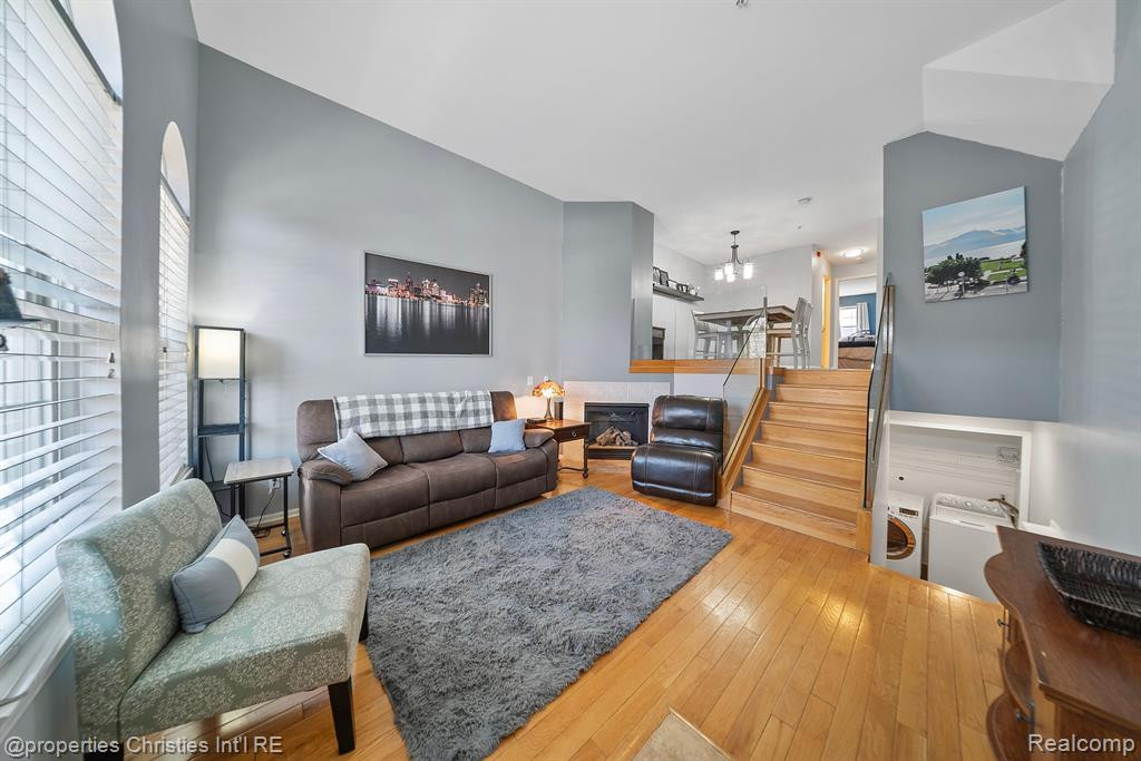 29407 GLEN OAKS Boulevard E, Farmington Hills, MI 48334 — Photo 3