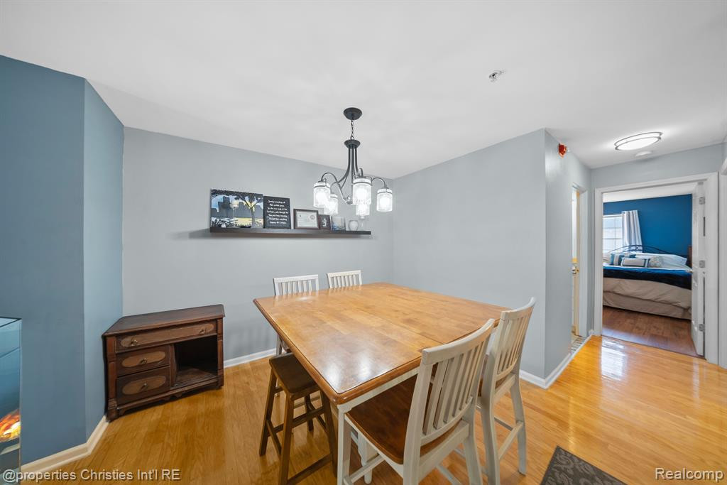 29407 GLEN OAKS Boulevard E, Farmington Hills, MI 48334 — Photo 7