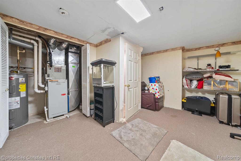 29407 GLEN OAKS Boulevard E, Farmington Hills, MI 48334 — Photo 24