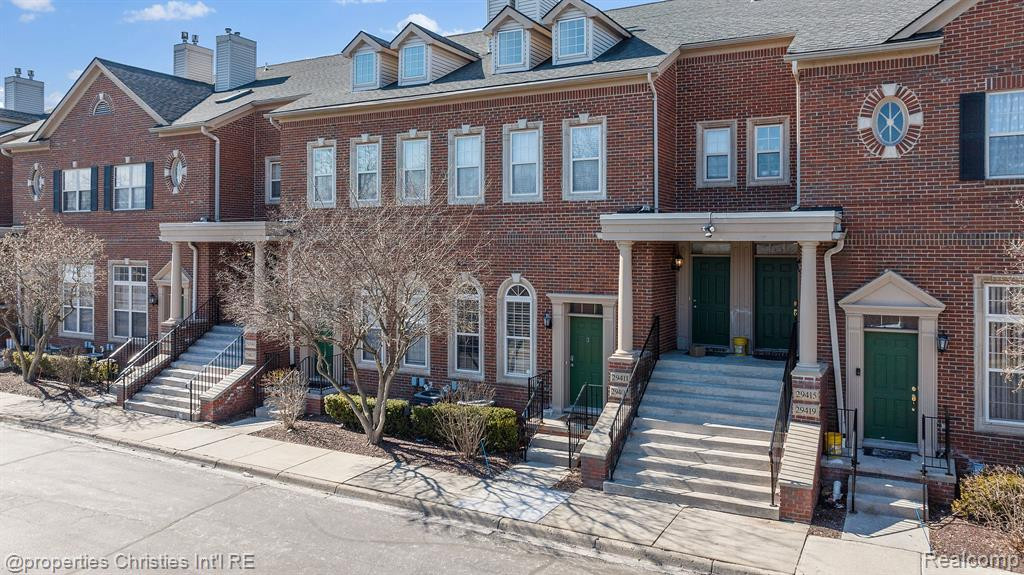29407 GLEN OAKS Boulevard E, Farmington Hills, MI 48334 — Photo 26