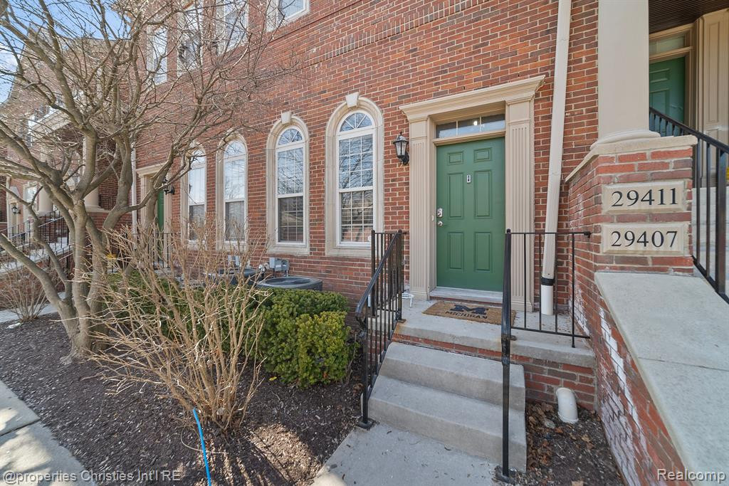 29407 GLEN OAKS Boulevard E, Farmington Hills, MI 48334 — Photo 28