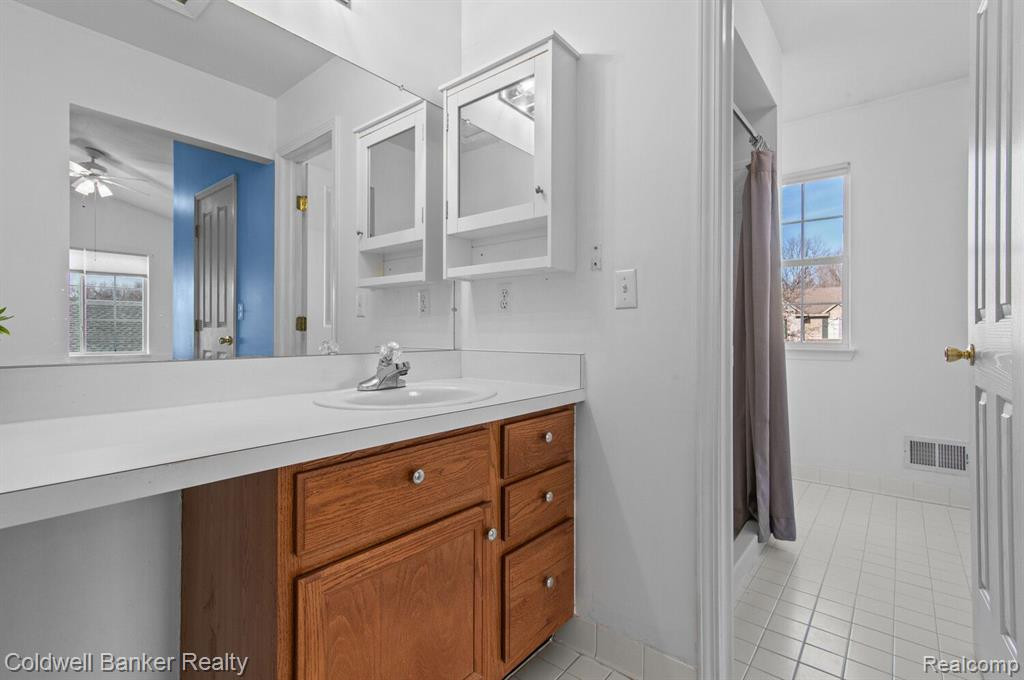 3084 RIVER MEADOW Circle, Canton, MI 48188 — Photo 21