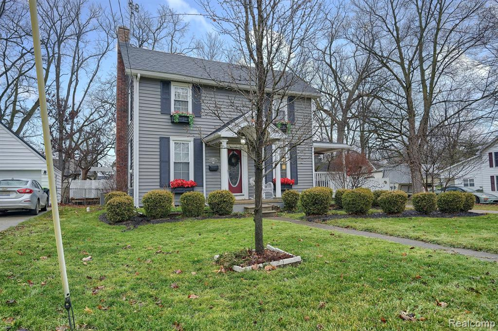 915 MAIN Street, Fenton, MI 48430 — Photo 2