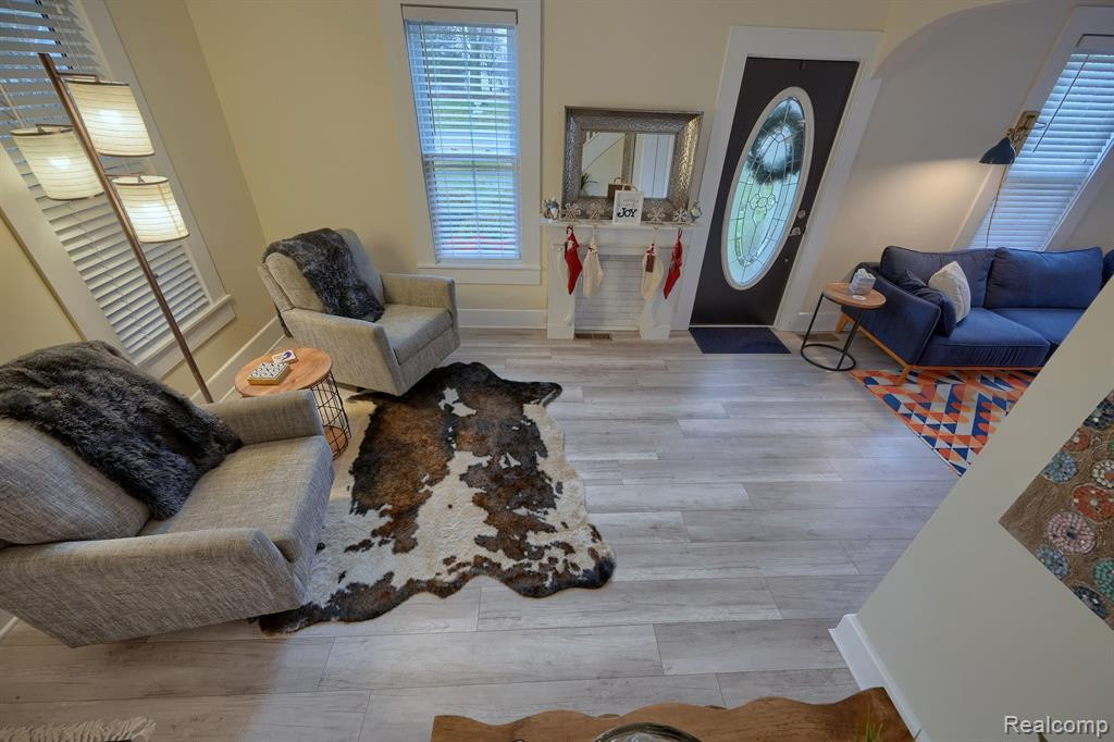 915 MAIN Street, Fenton, MI 48430 — Photo 8
