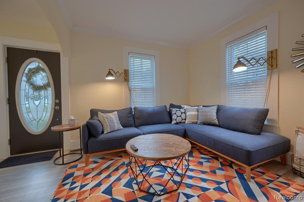 915 MAIN Street, Fenton, MI 48430 — Photo 10