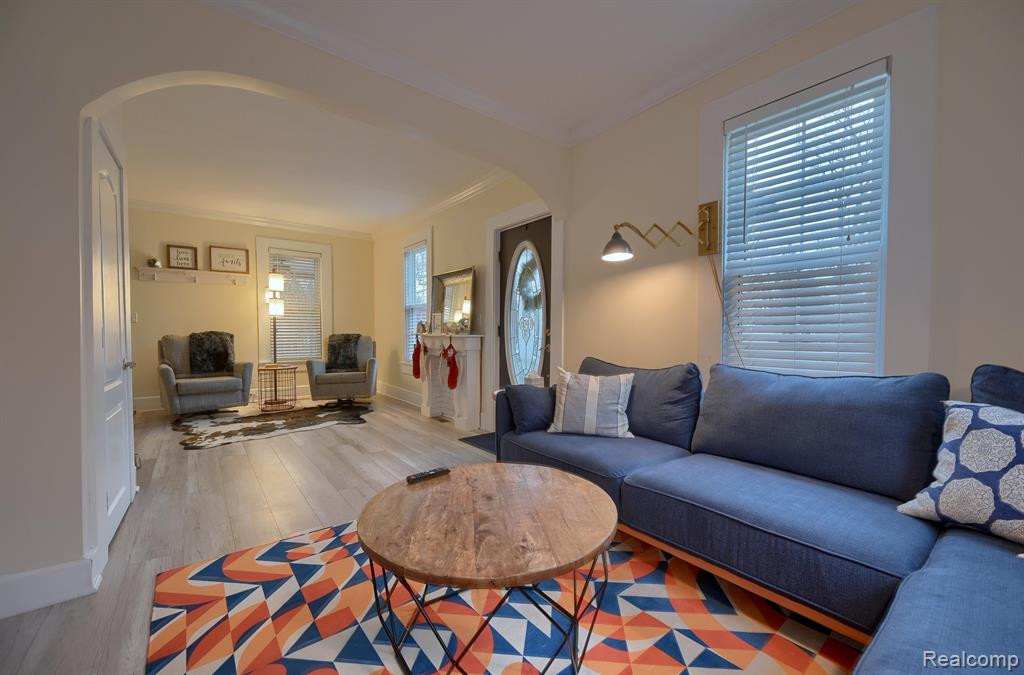 915 MAIN Street, Fenton, MI 48430 — Photo 11