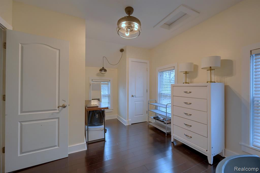 915 MAIN Street, Fenton, MI 48430 — Photo 30