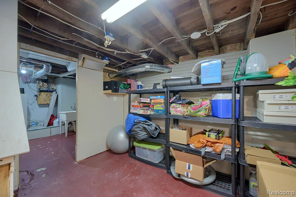 915 MAIN Street, Fenton, MI 48430 — Photo 34