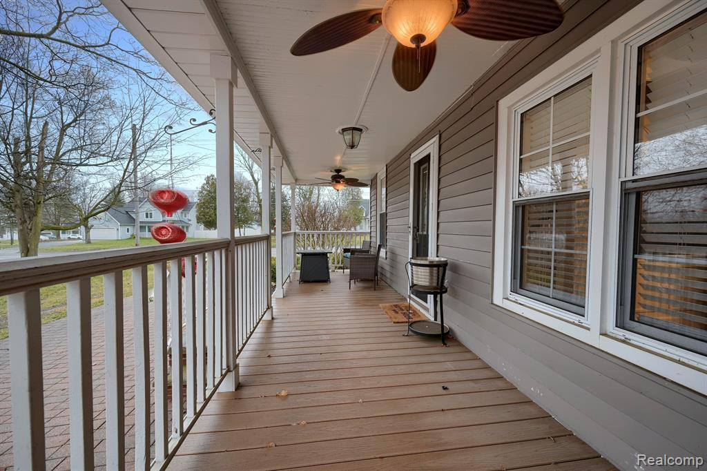 915 MAIN Street, Fenton, MI 48430 — Photo 40