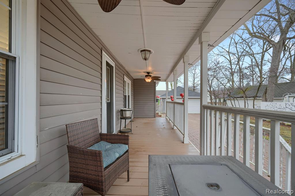 915 MAIN Street, Fenton, MI 48430 — Photo 41