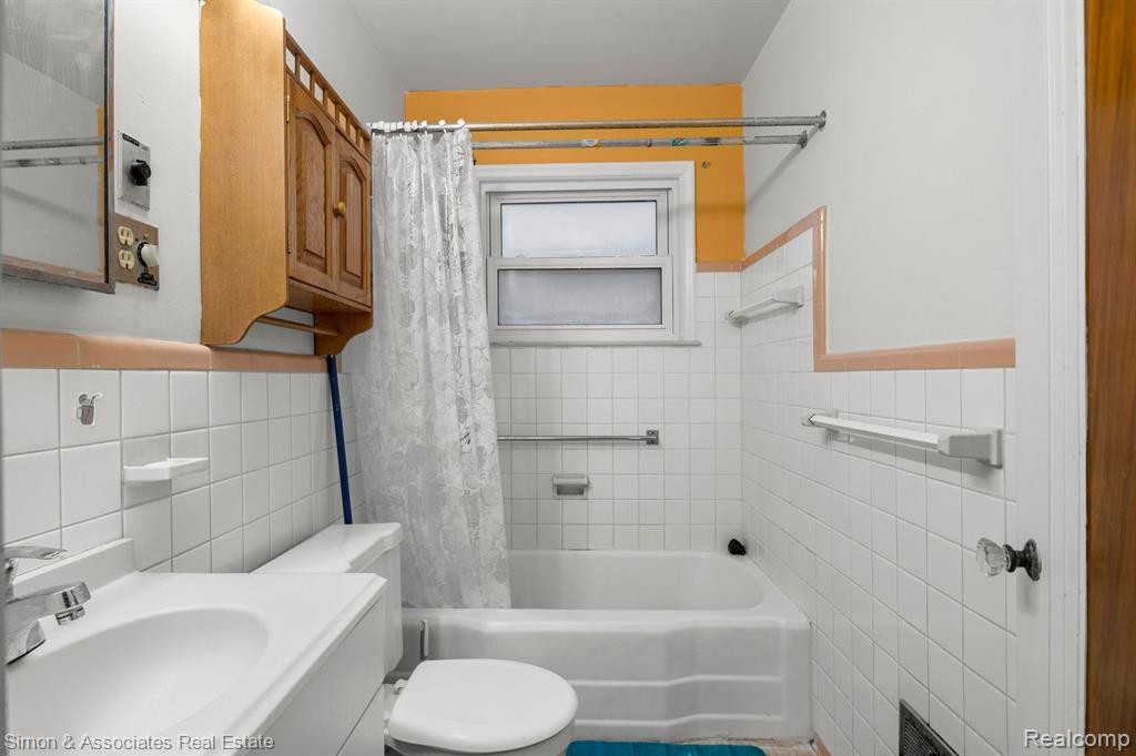 7682 BRAILE Street, Detroit, MI 48228 — Photo 19