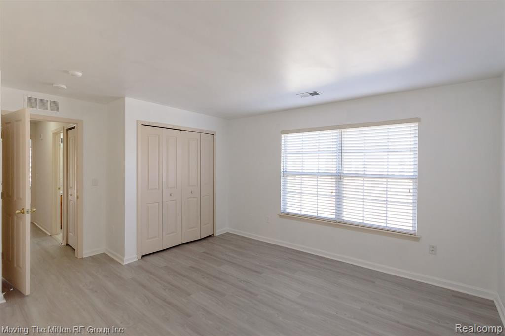 4056 BERKELEY Avenue, Canton, MI 48188 — Photo 19