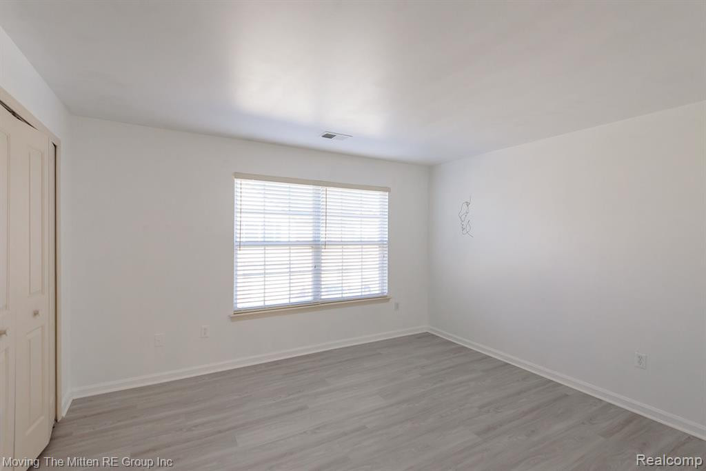 4056 BERKELEY Avenue, Canton, MI 48188 — Photo 21