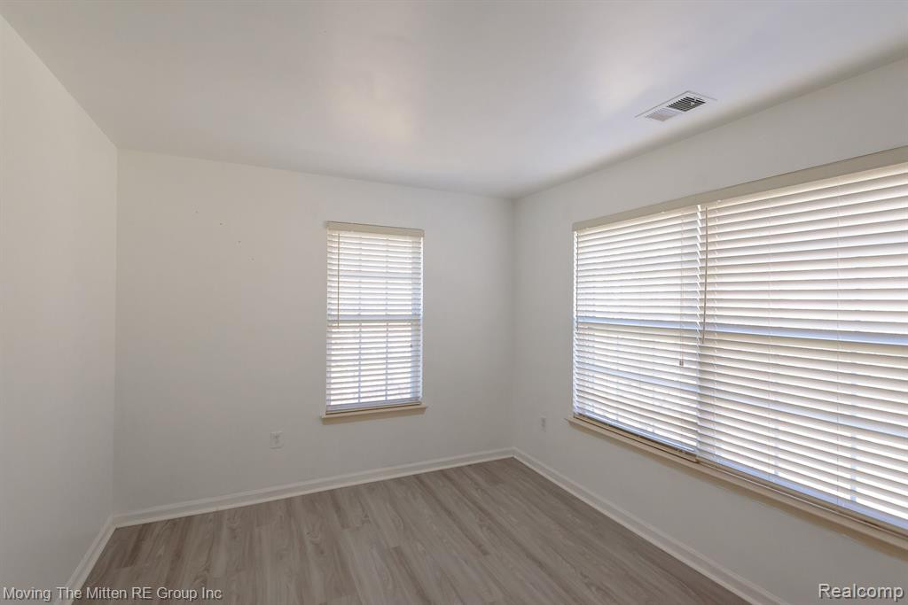 4056 BERKELEY Avenue, Canton, MI 48188 — Photo 25