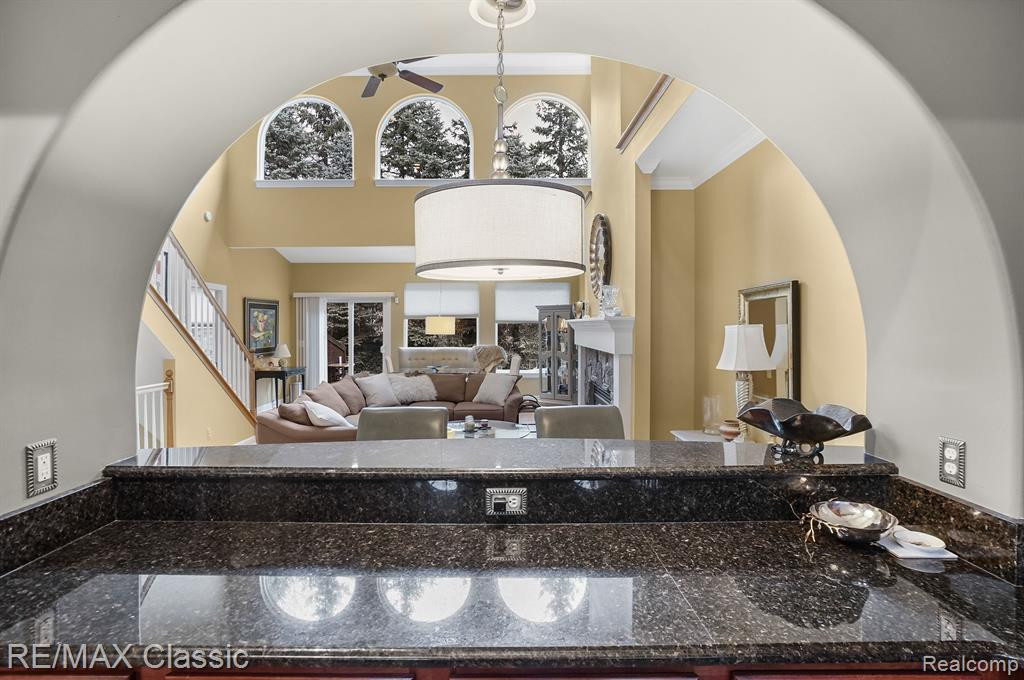 606 FLORENCE Court, Milford, MI 48381 — Photo 5