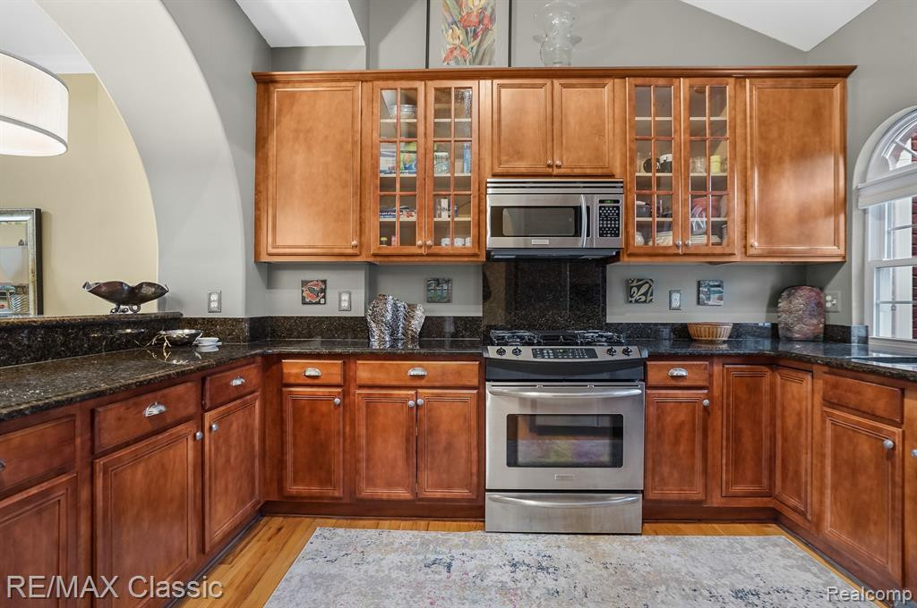 606 FLORENCE Court, Milford, MI 48381 — Photo 6