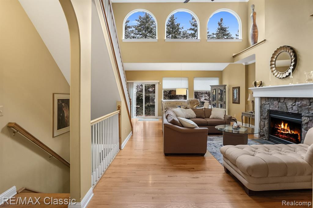 606 FLORENCE Court, Milford, MI 48381 — Photo 9