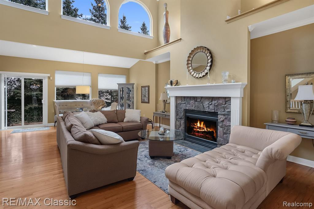 606 FLORENCE Court, Milford, MI 48381 — Photo 10