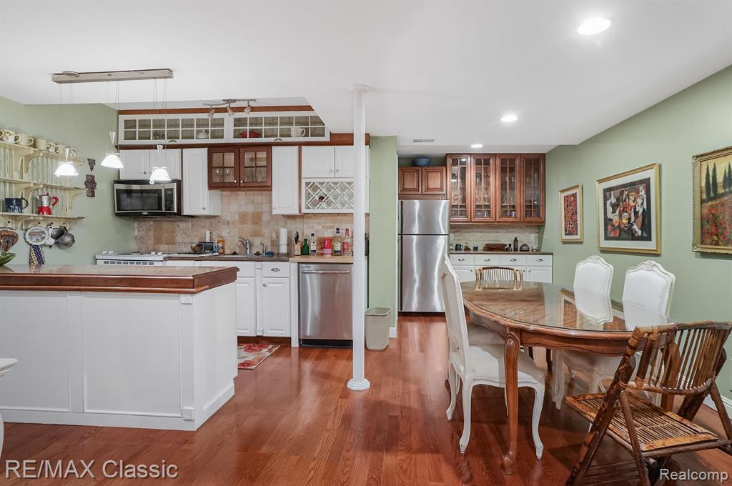 606 FLORENCE Court, Milford, MI 48381 — Photo 25