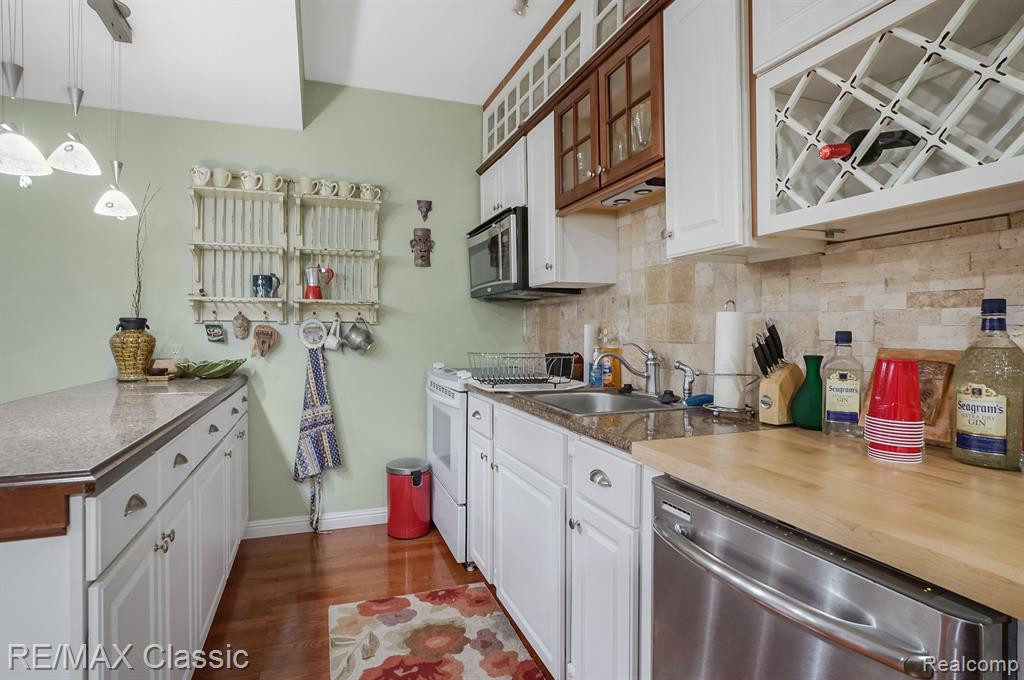 606 FLORENCE Court, Milford, MI 48381 — Photo 26