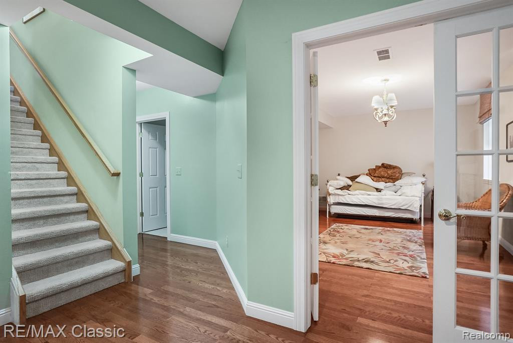 606 FLORENCE Court, Milford, MI 48381 — Photo 29