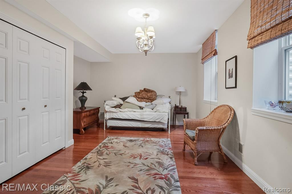 606 FLORENCE Court, Milford, MI 48381 — Photo 30