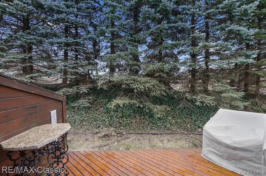 606 FLORENCE Court, Milford, MI 48381 — Photo 33