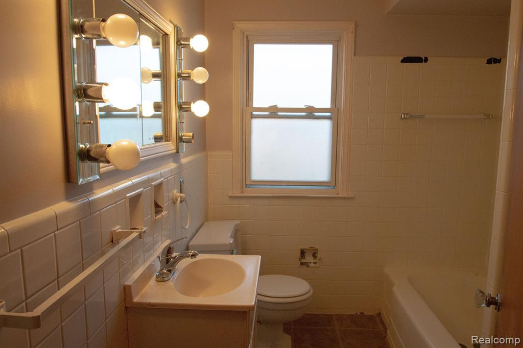9575 LEVERNE, Redford, MI 48239 — Photo 16