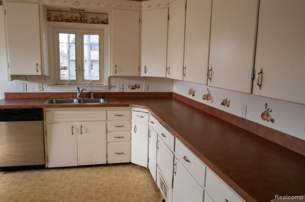 9575 LEVERNE, Redford, MI 48239 — Photo 24