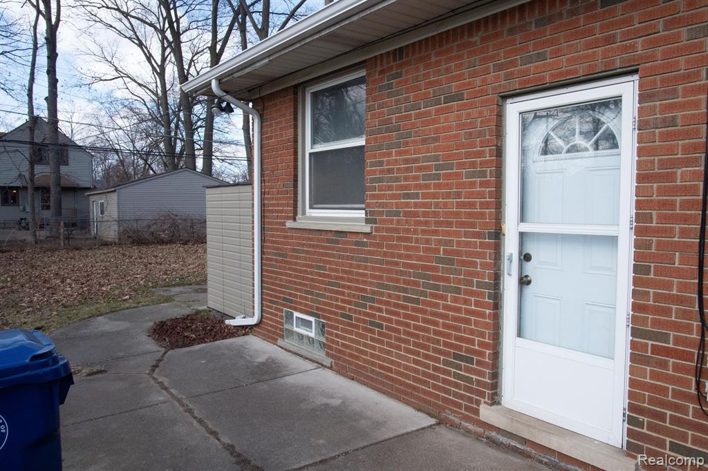 9575 LEVERNE, Redford, MI 48239 — Photo 42