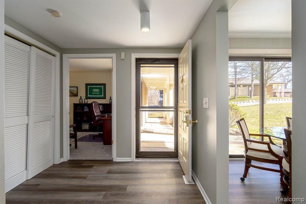 945 Wexford Way, Rochester Hills, MI 48307 — Photo 2