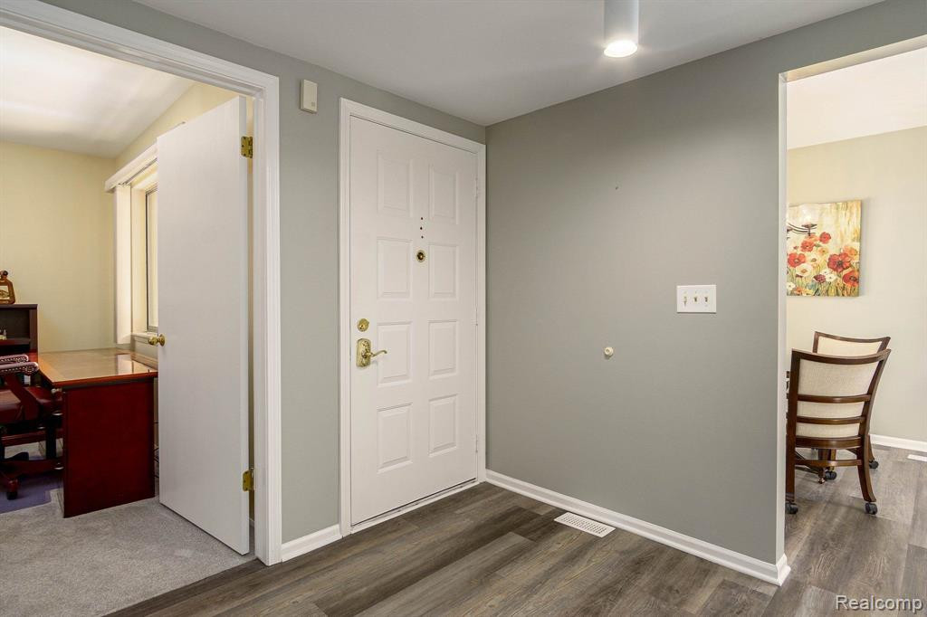 945 Wexford Way, Rochester Hills, MI 48307 — Photo 3