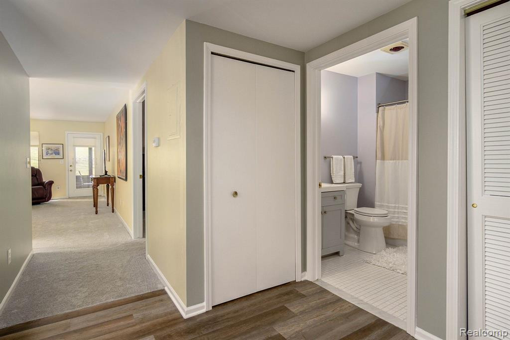 945 Wexford Way, Rochester Hills, MI 48307 — Photo 18