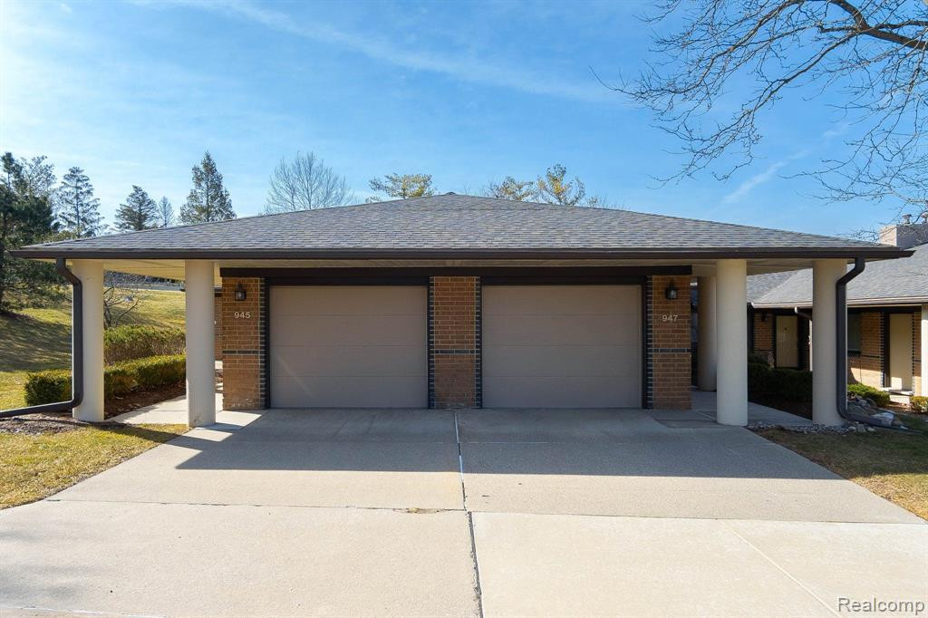 945 Wexford Way, Rochester Hills, MI 48307 — Photo 23