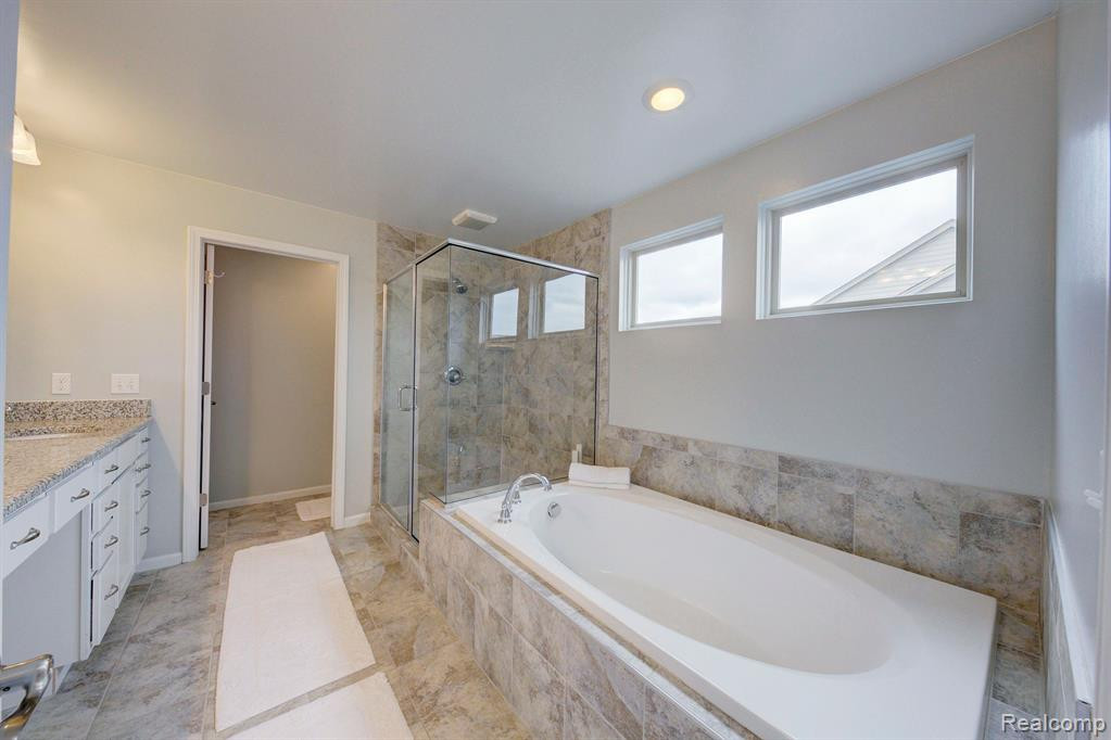 51176 Glen Hollow Avenue, Canton, MI 48188 — Photo 32