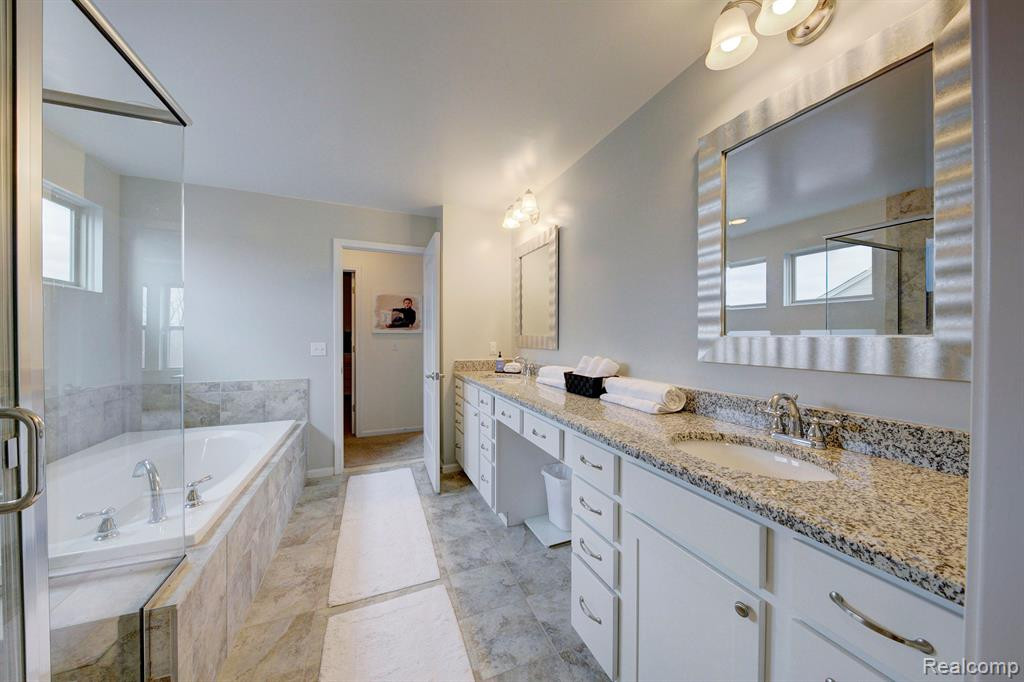 51176 Glen Hollow Avenue, Canton, MI 48188 — Photo 35