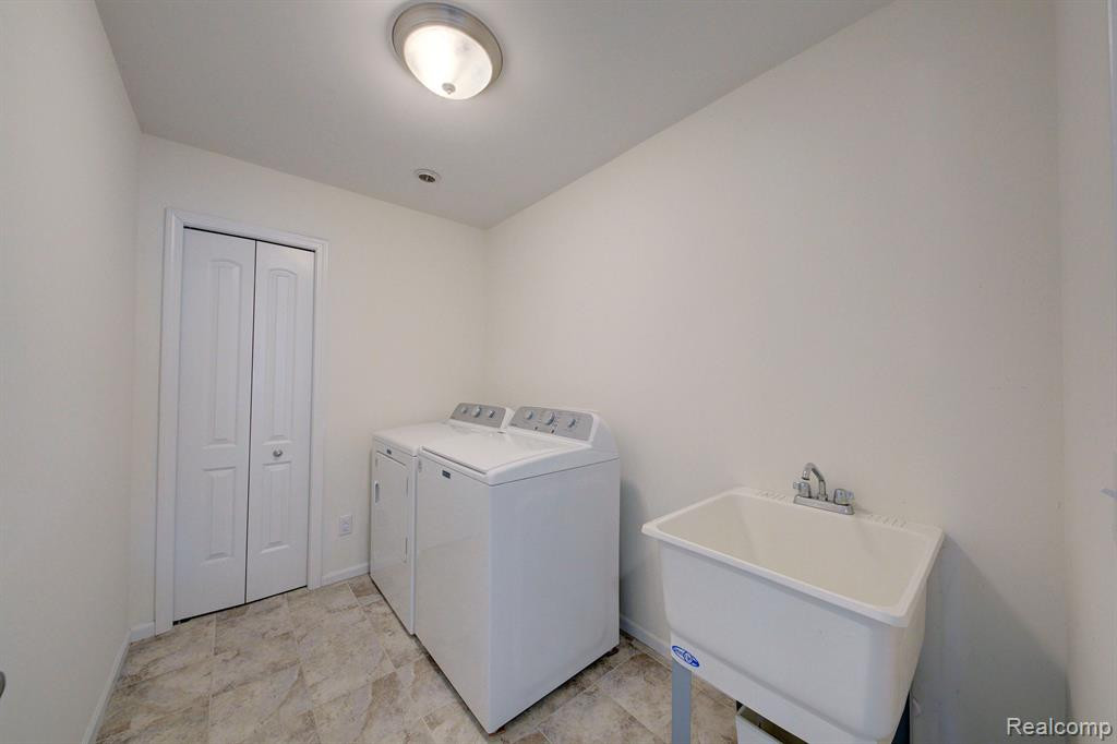 51176 Glen Hollow Avenue, Canton, MI 48188 — Photo 53